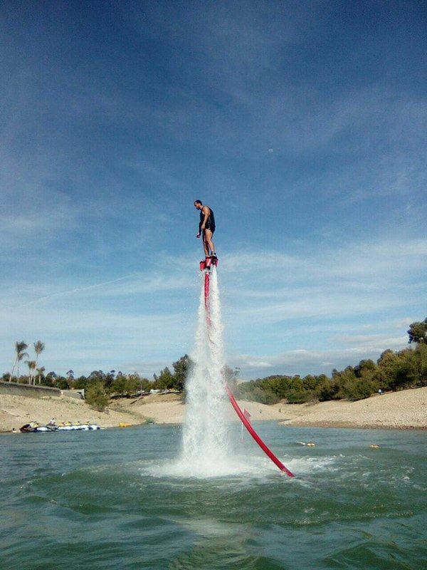 Flyboard au-dessus du lac Lalla Takerkoust